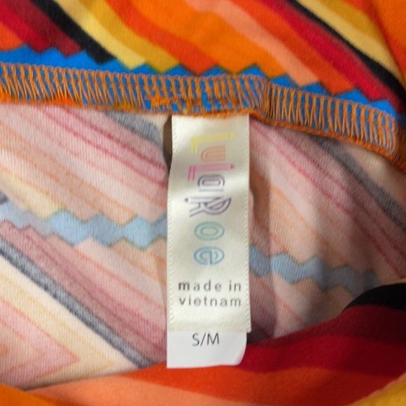 LuLaRoe New Kid’s S/M Orange Geometric Leggings NWT - Picture 5 of 7